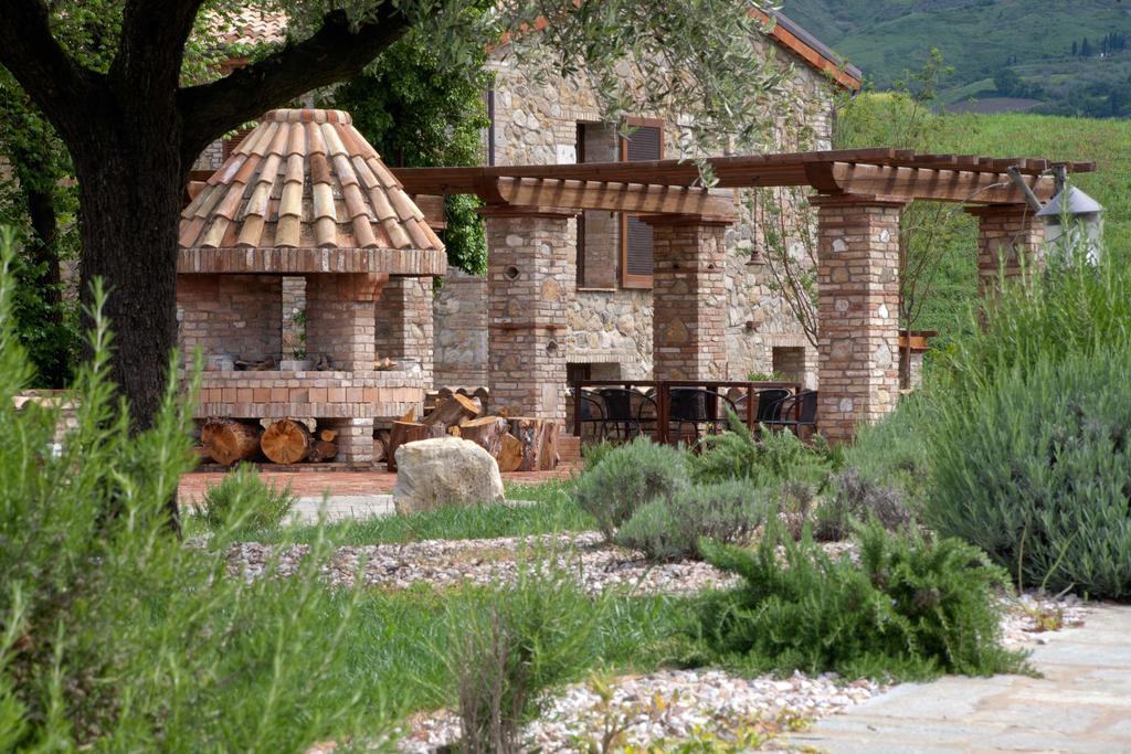 Tuscany Forever Famiglia Apartments Volterra Exterior foto